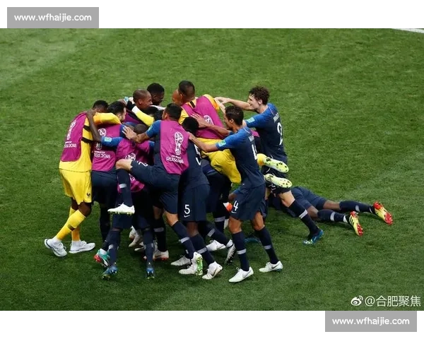 法国足球迎战克罗地亚：世界杯再度上演强强对话激战四起